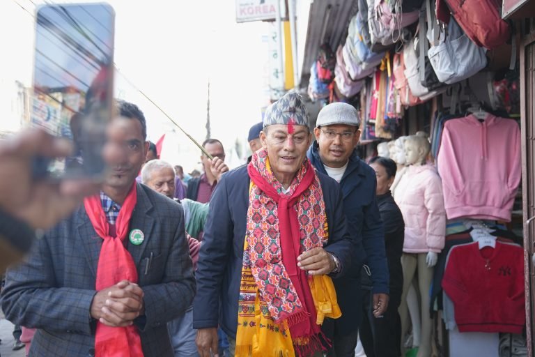 मुख्य बजार जोड्ने गरी चक्रपथ निमार्णमा पहल गर्ने थापाको प्रतिबद्धता